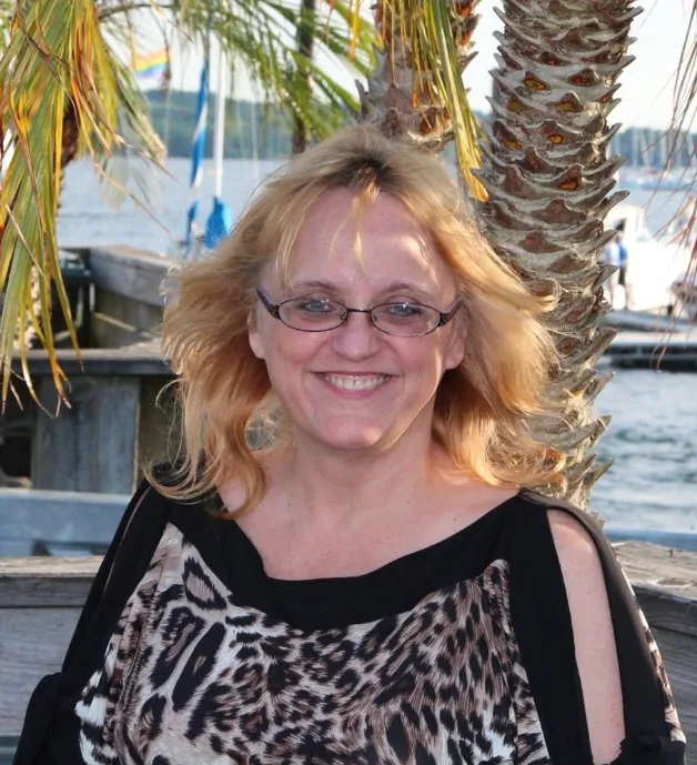 Elizabeth Barr, Real Estate Agent at Foothills Realty
